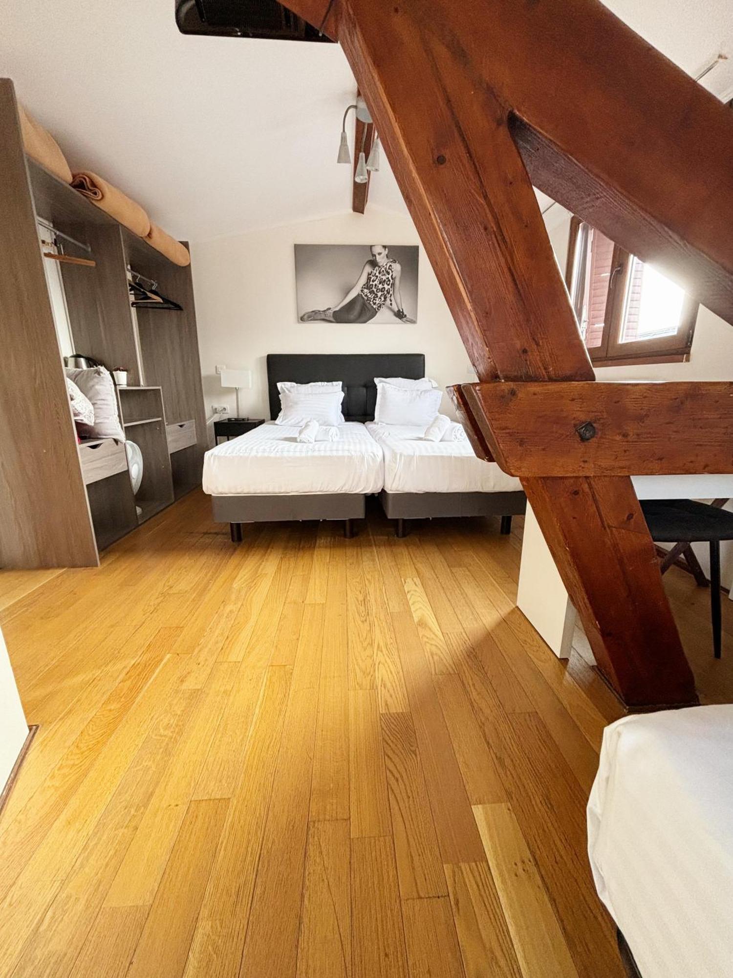 Hotel Le Divona "Au Coeur De Divonne" エクステリア 写真