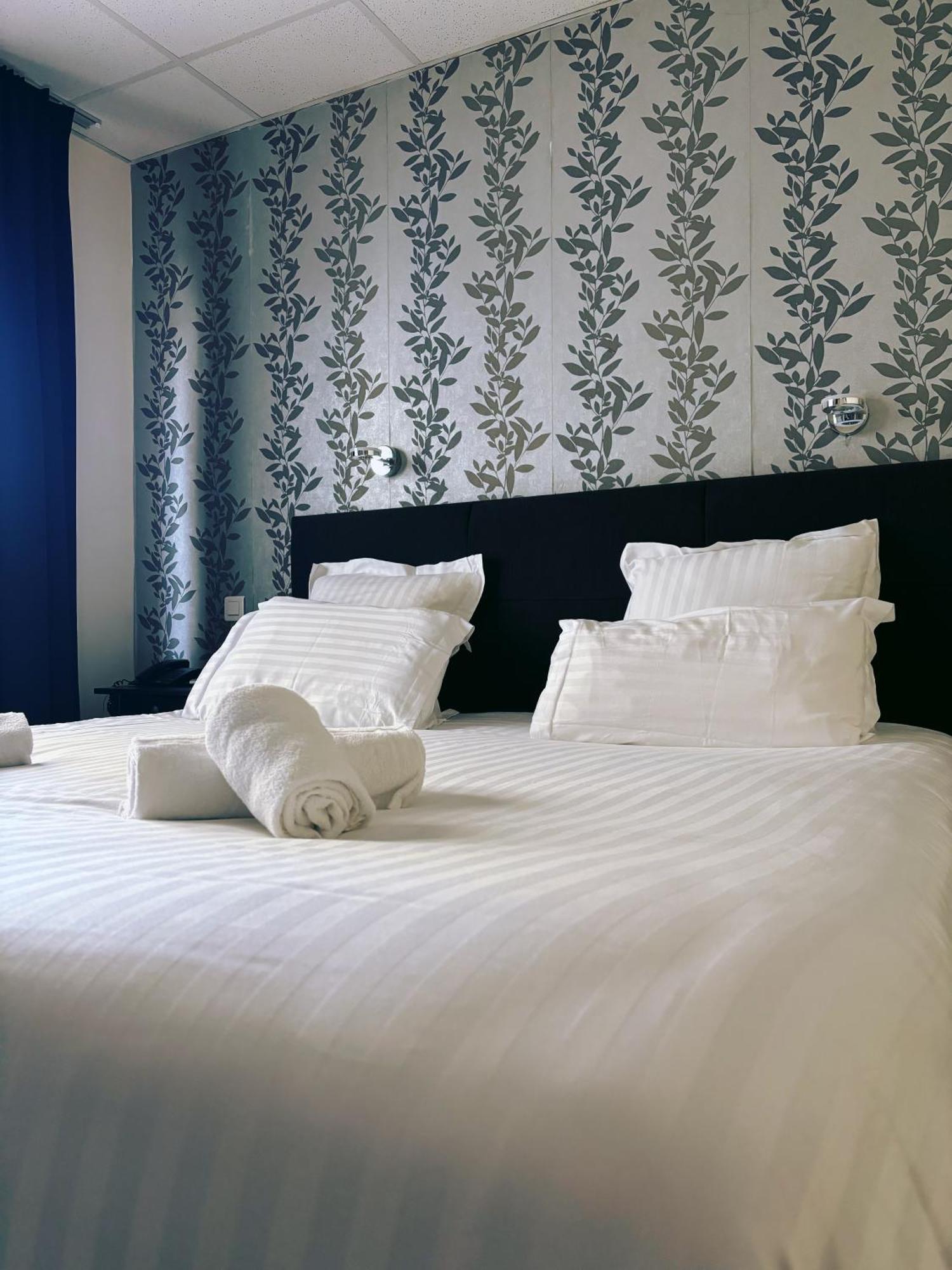 Hotel Le Divona "Au Coeur De Divonne" エクステリア 写真