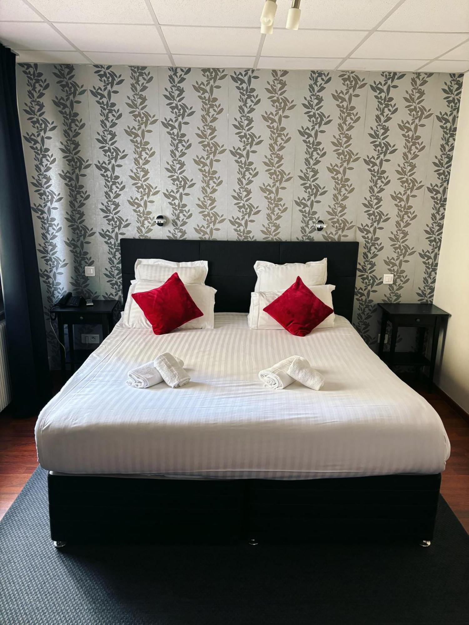 Hotel Le Divona "Au Coeur De Divonne" エクステリア 写真