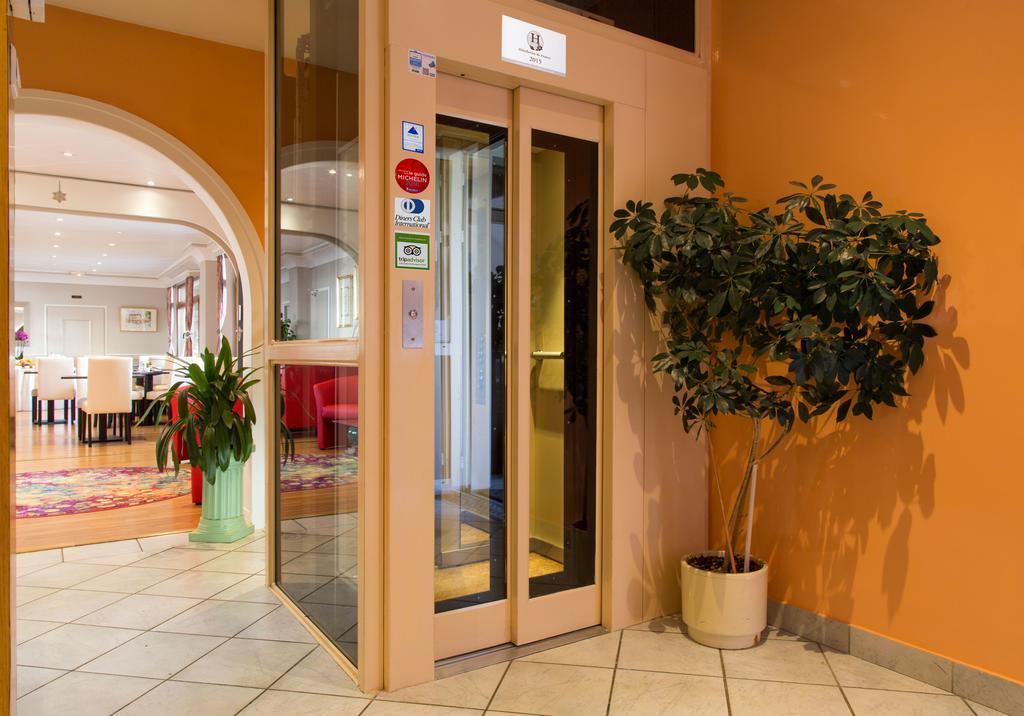 Hotel Le Divona "Au Coeur De Divonne" エクステリア 写真