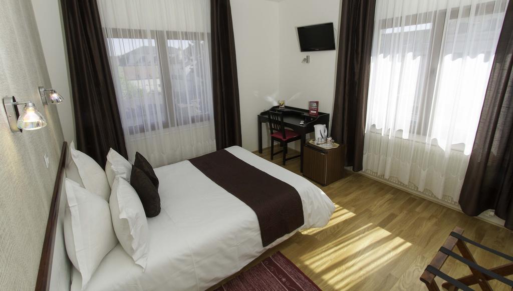 Hotel Le Divona "Au Coeur De Divonne" 部屋 写真